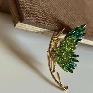 European French Style Ultra-Bright Gradient Crystal Butterfly Brooch